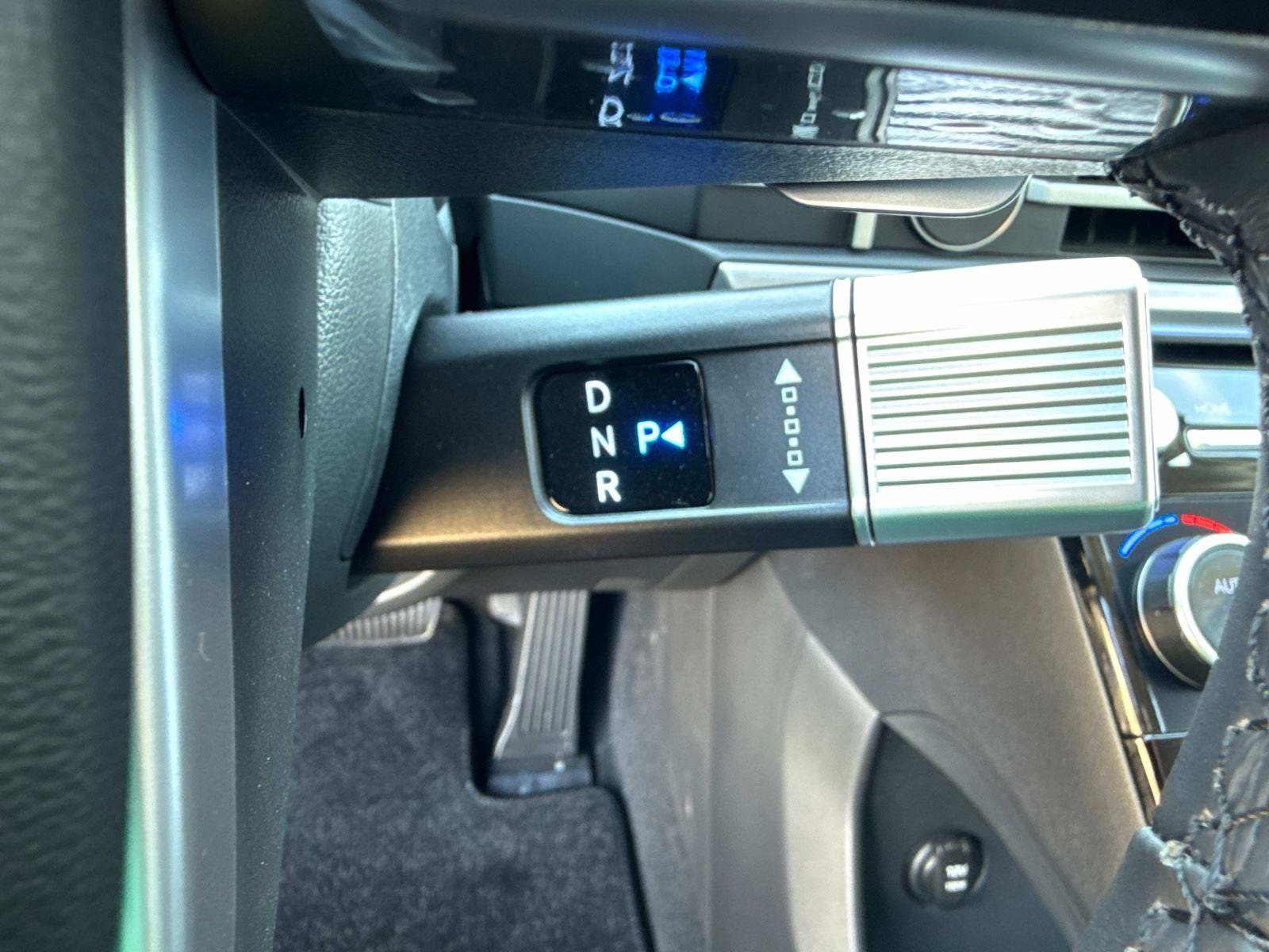 Used 2025 Hyundai Santa Fe Limited image 23