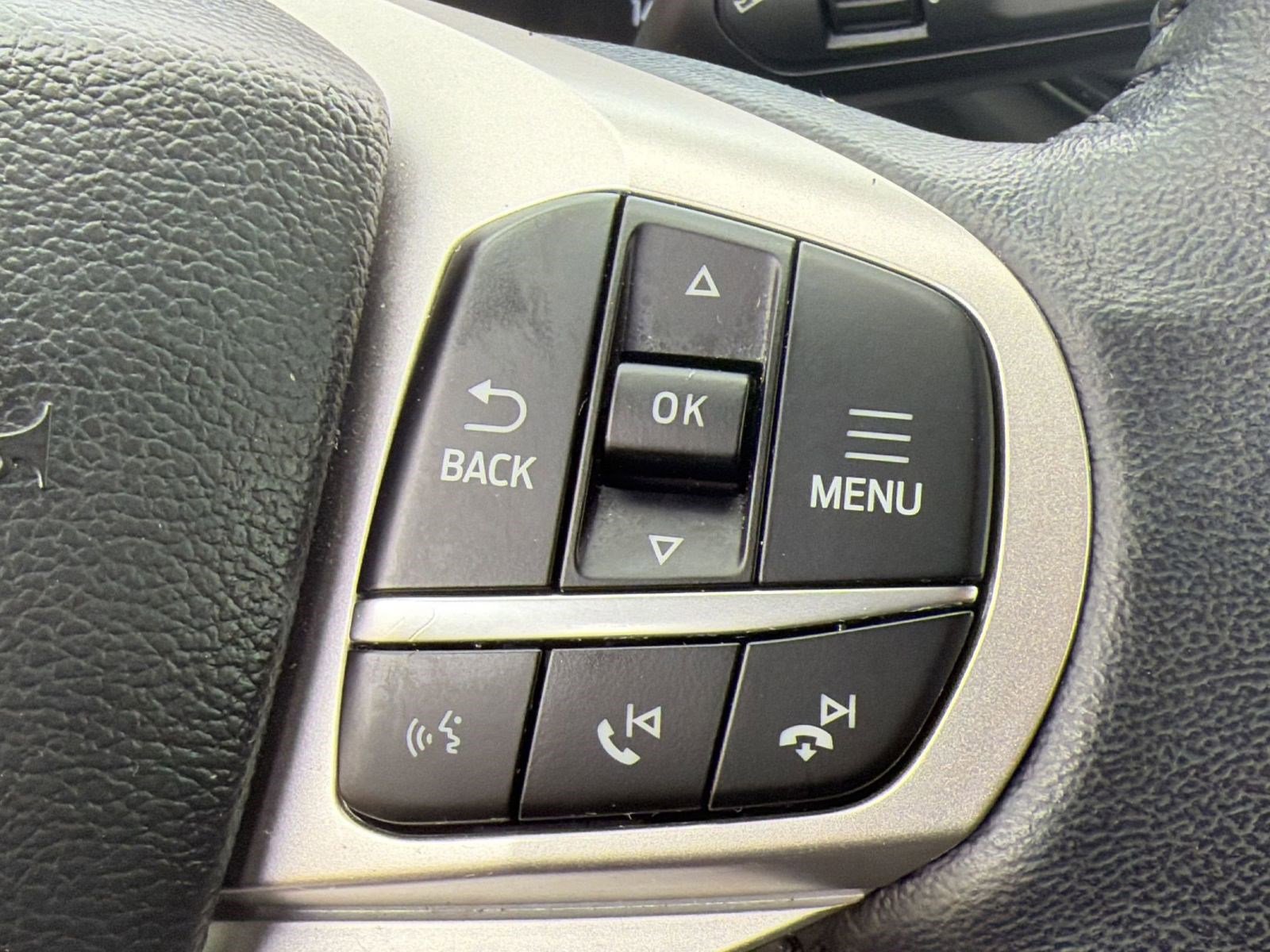 Used 2022 Ford Explorer XLT image 21