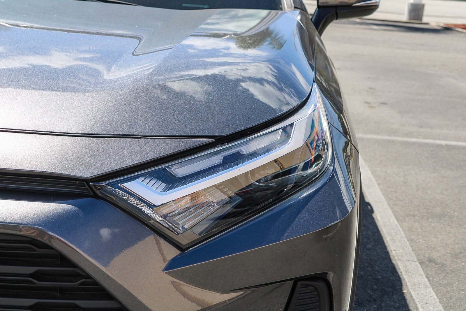 Used 2022 Toyota RAV4 XLE w/ Convenience Package FWD image 8