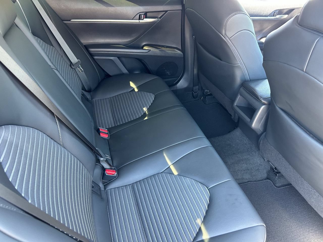 Used 2023 Toyota Camry SE FWD image 12