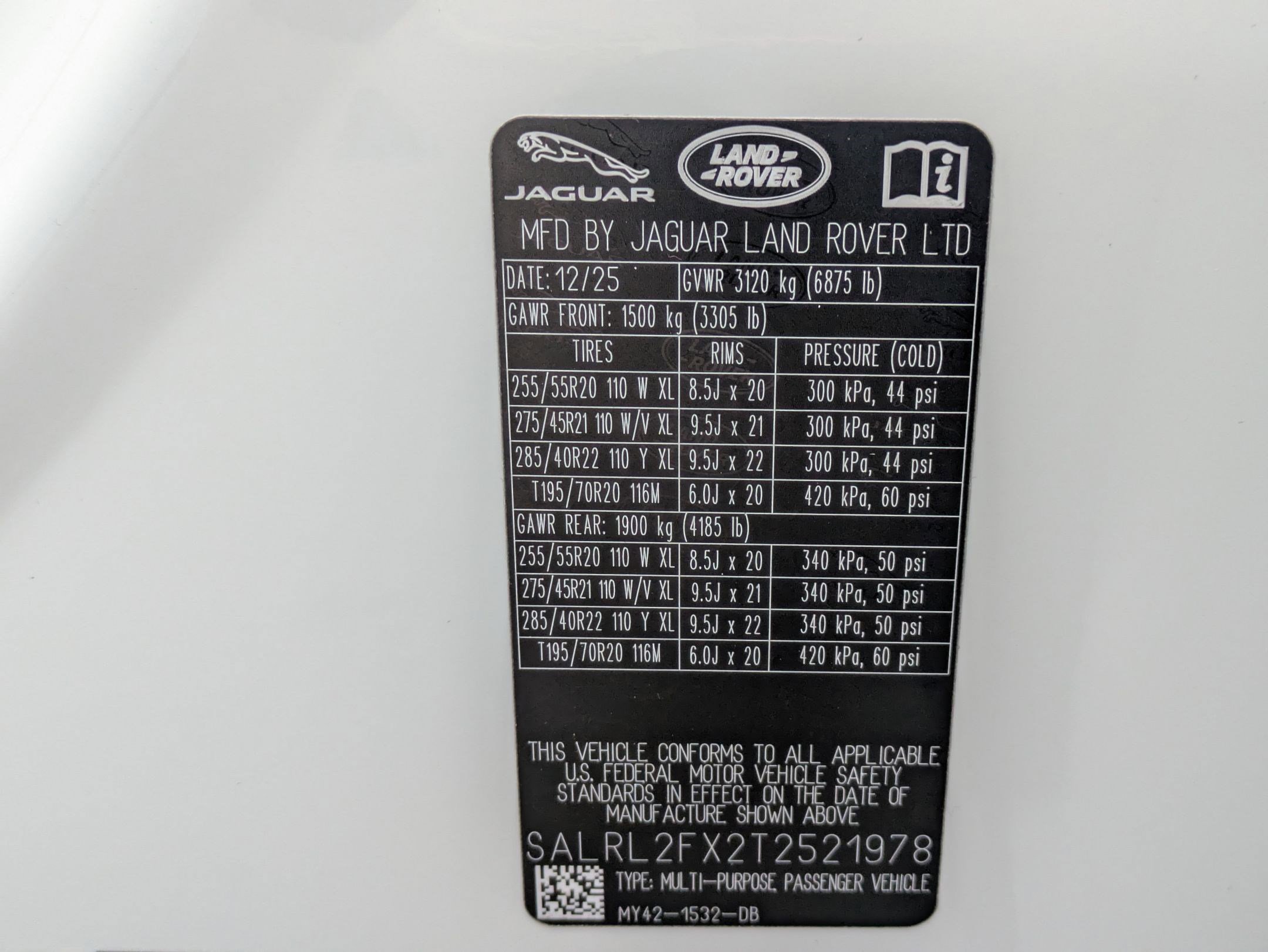 New 2026 Land Rover Discovery Dynamic SE image 33