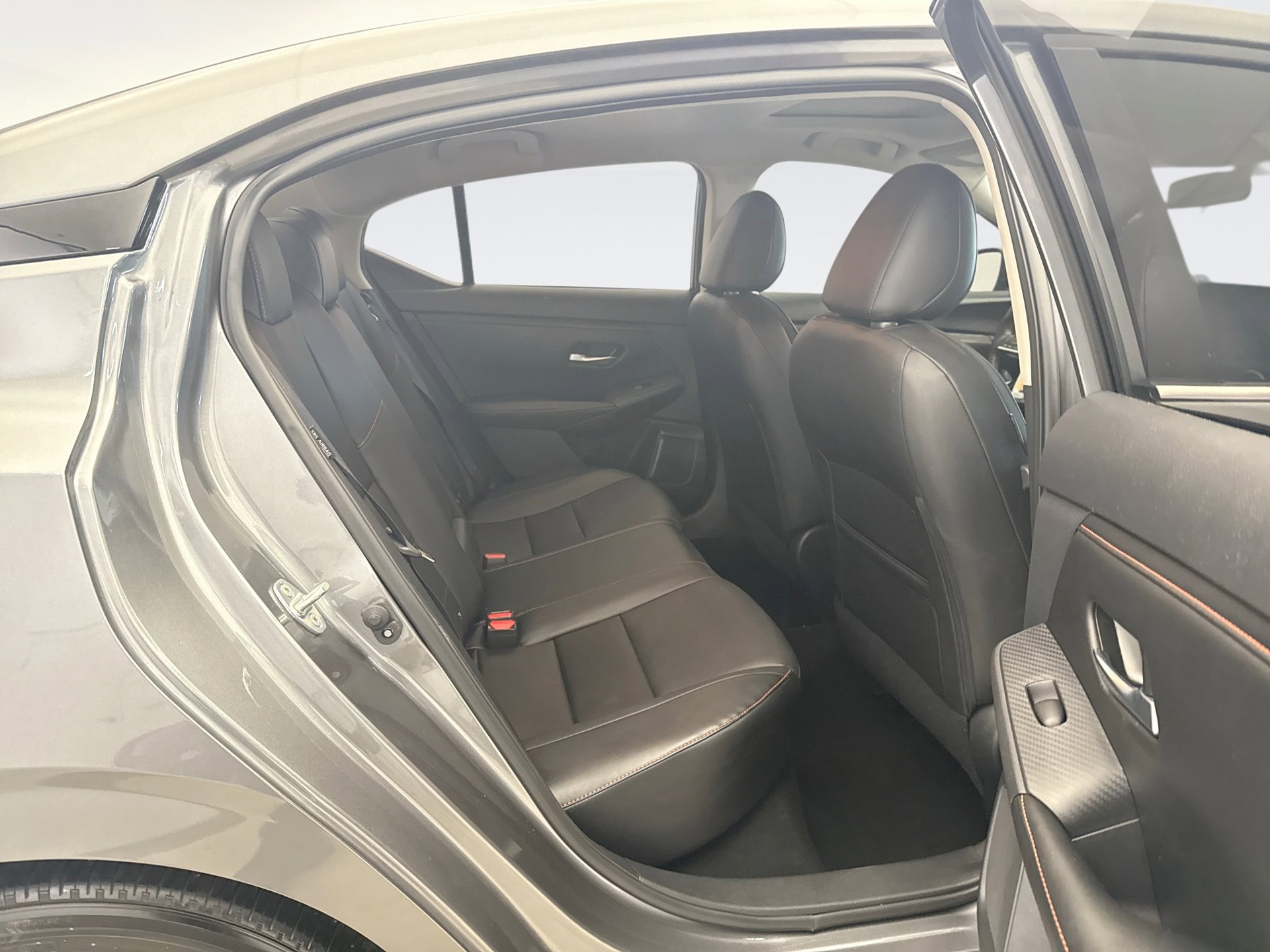 Used 2024 Nissan Sentra SR w/ SR Premium Package image 18