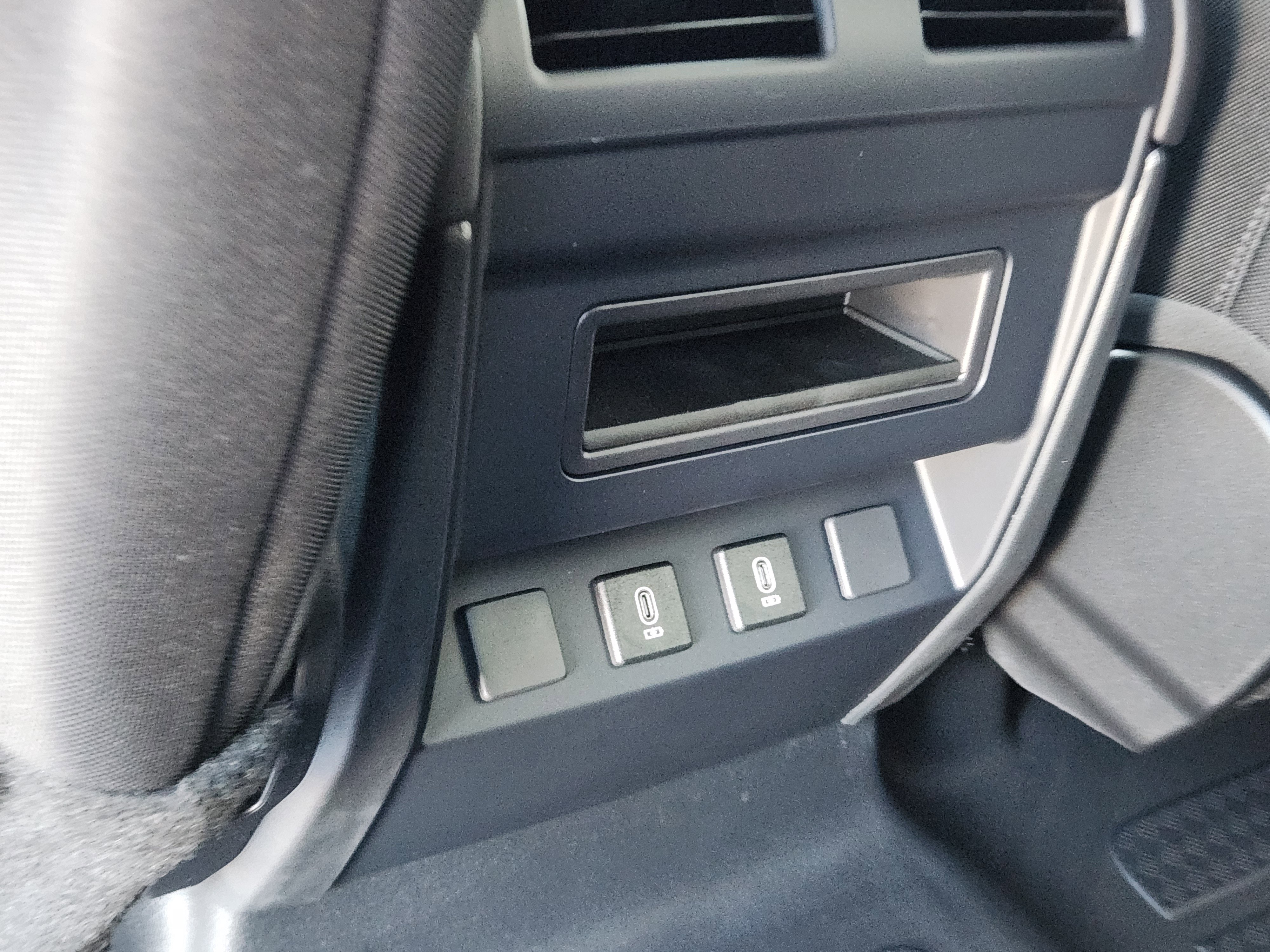 New 2026 Land Rover Defender 110 S image 30