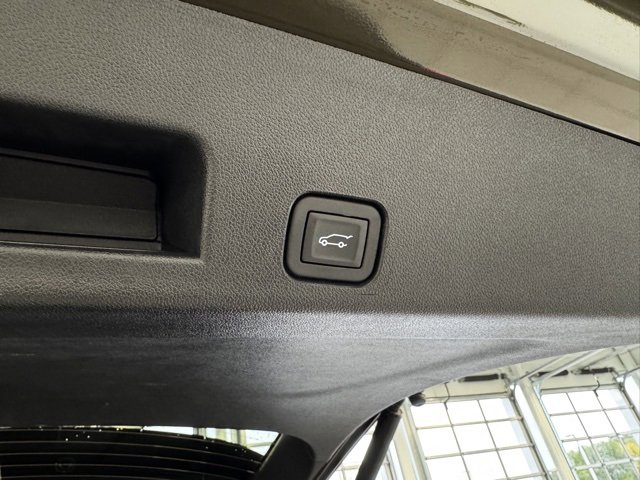 Used 2025 Chevrolet Traverse Z71 w/ Driver Confidence Package image 40