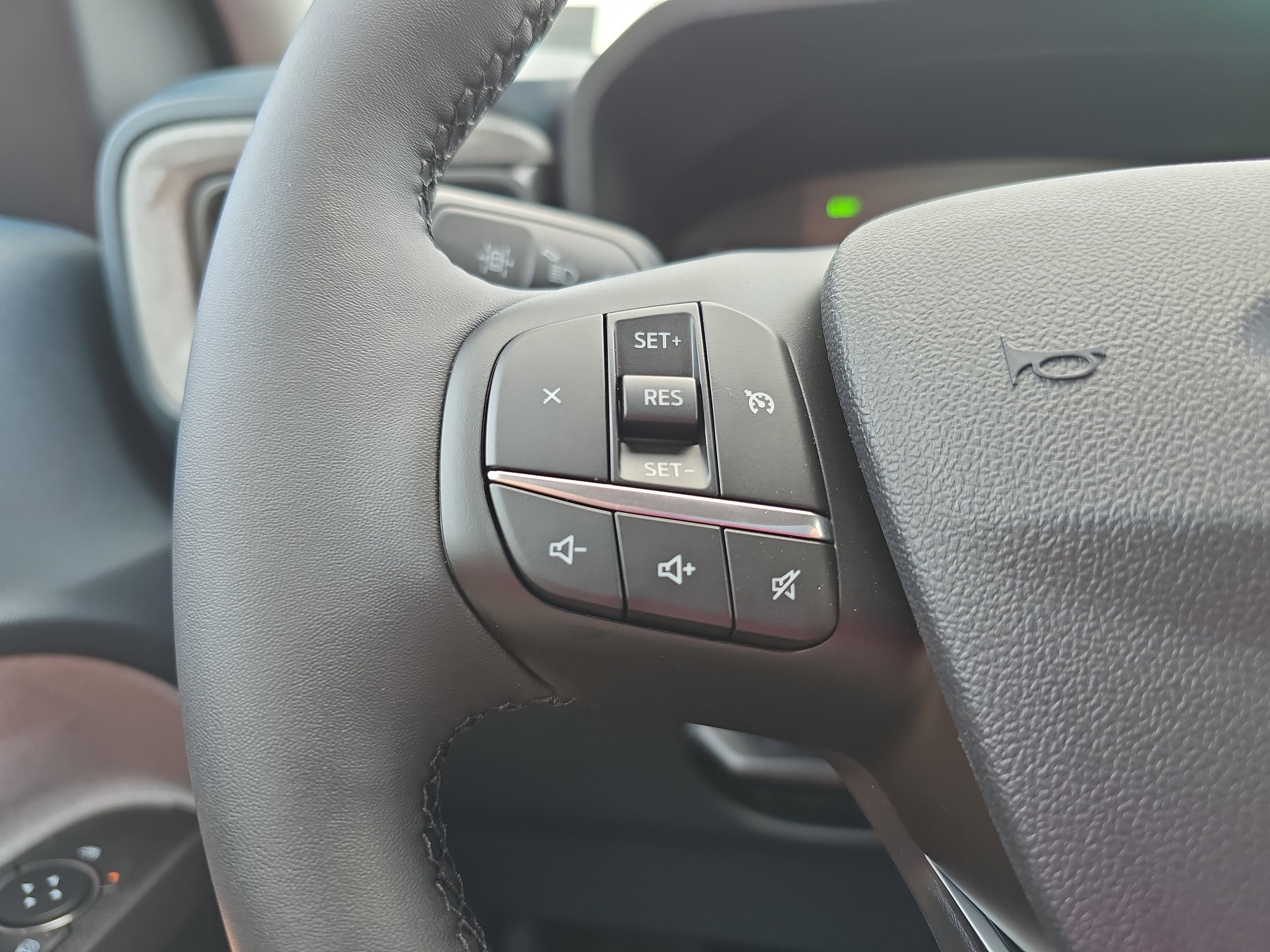 New 2025 Ford Maverick XLT w/ XLT Luxury Package image 22