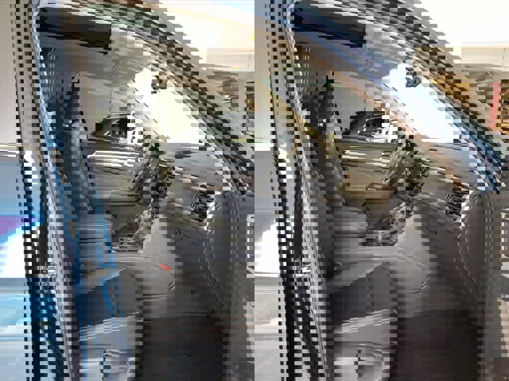 Used 2023 Volkswagen Atlas SE image 22