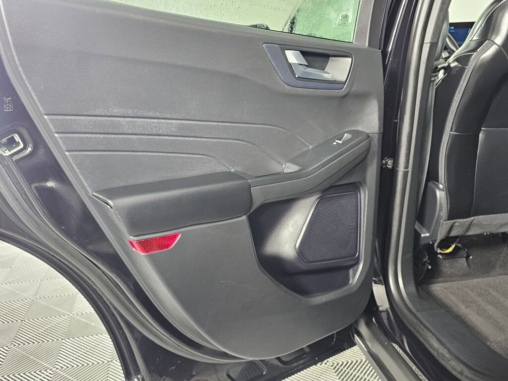 Used 2024 Ford Escape Platinum image 32