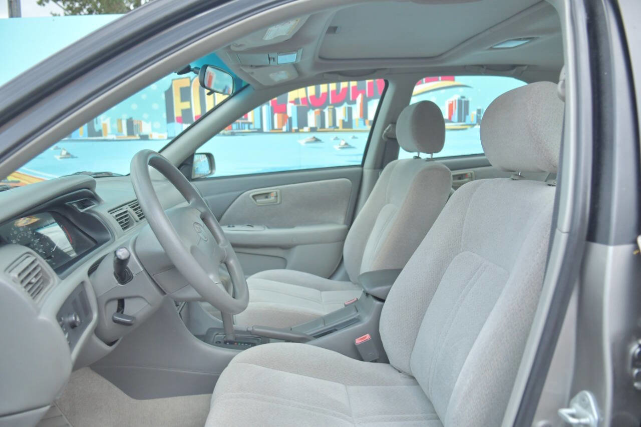 Used 2001 Toyota Camry XLE image 13