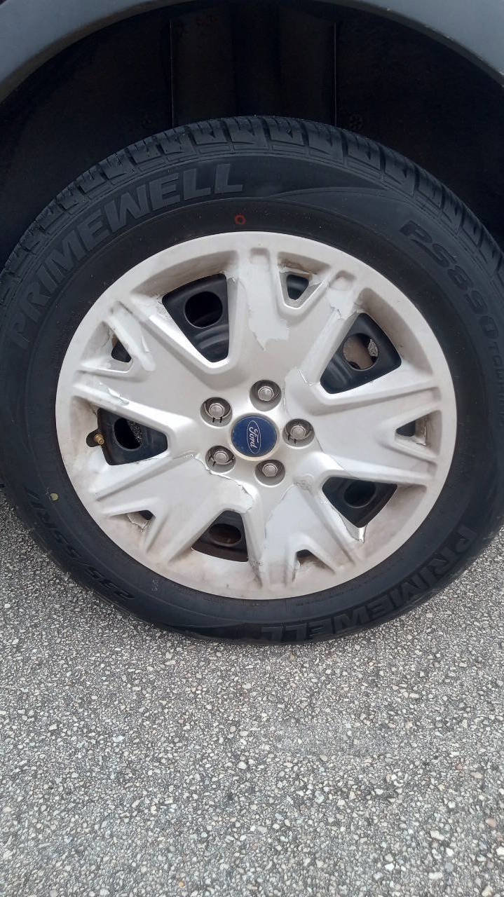 Used 2015 Ford Escape S image 16