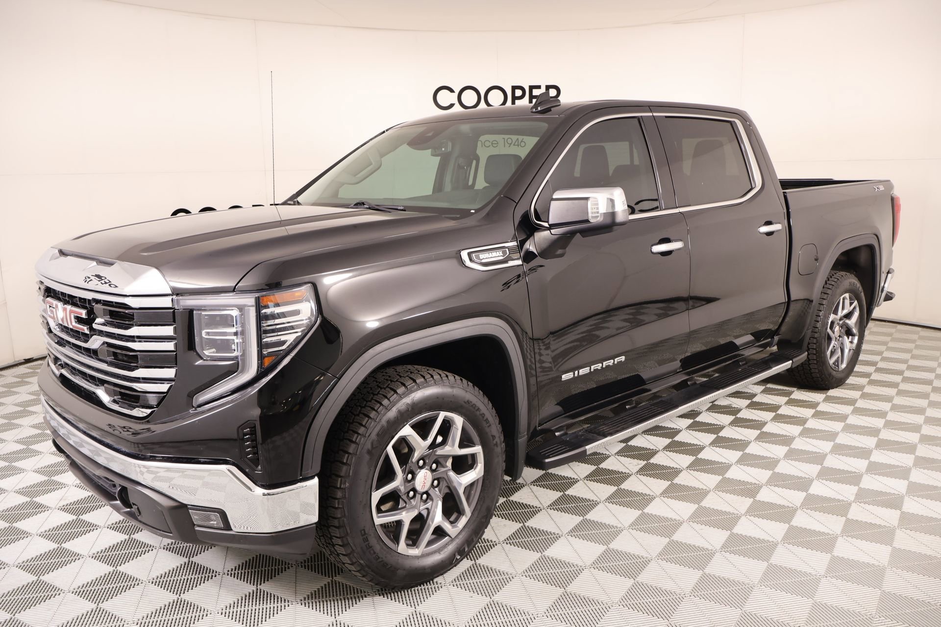 Used 2023 GMC Sierra 1500 SLT w/ SLT Premium Package image 10