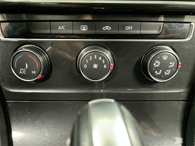 Used 2018 Volkswagen Golf S image 21