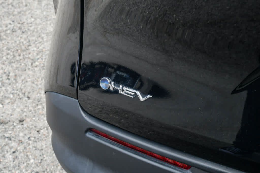 Used 2025 Toyota Sienna LE FWD image 33