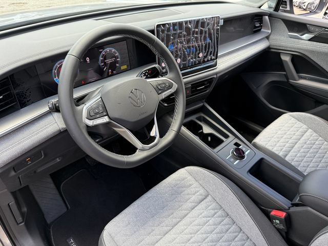 Certified 2025 Volkswagen Tiguan S FWD image 8