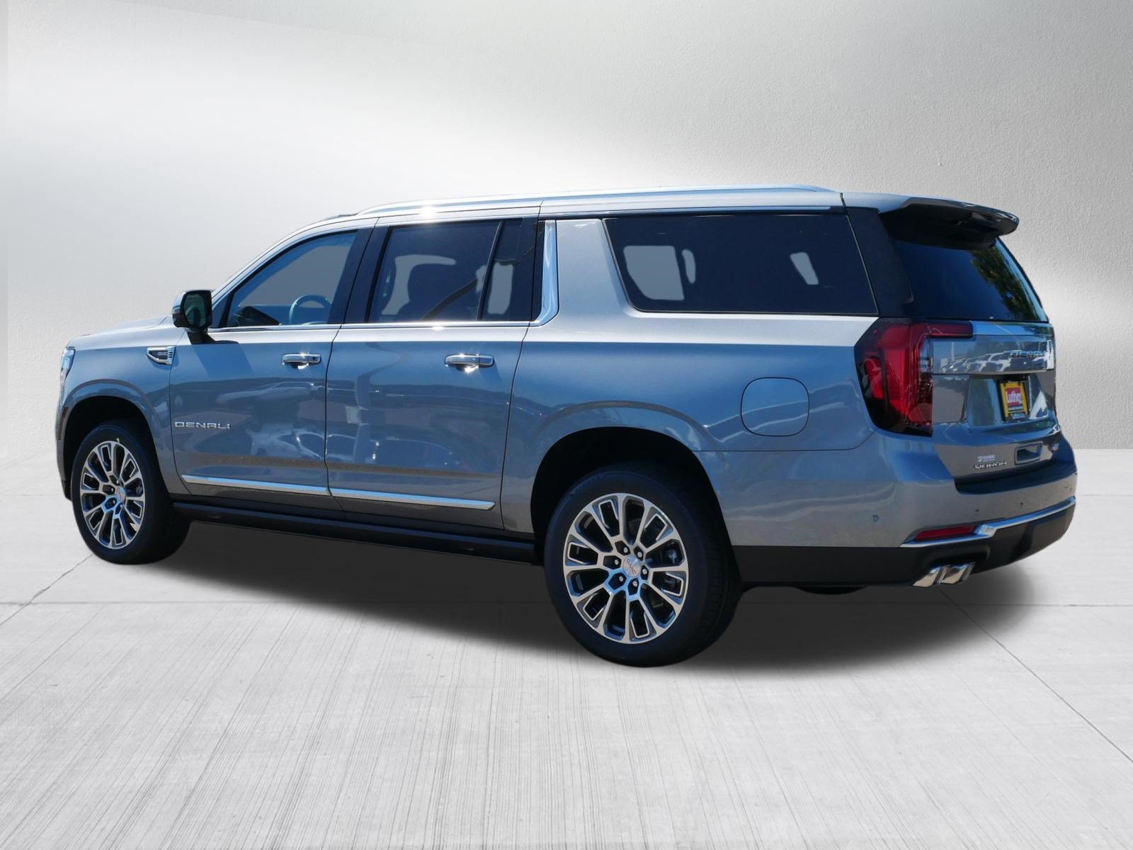 New 2026 GMC Yukon XL Denali w/ Denali Reserve Package AWD/4WD image 2