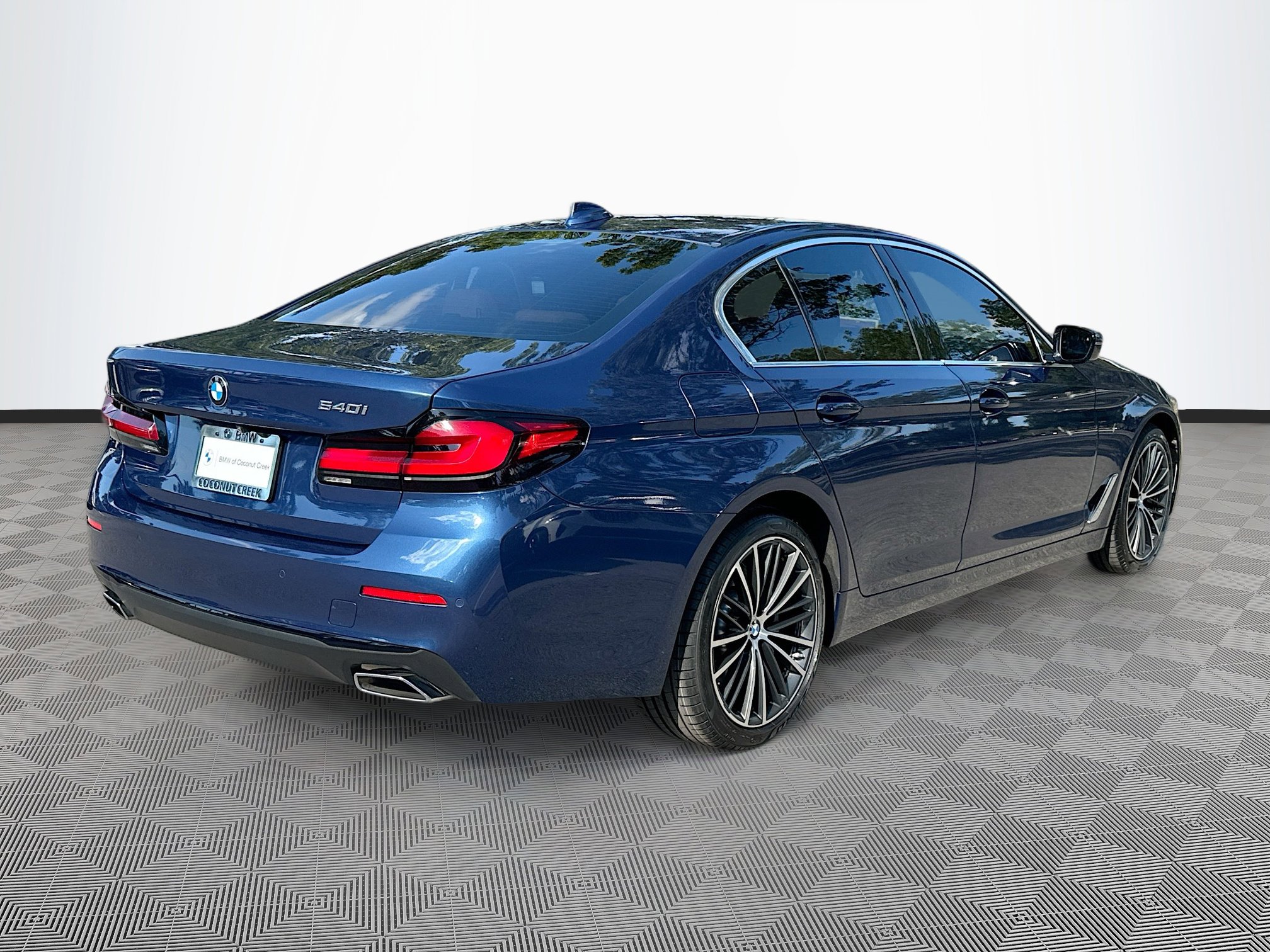 Used 2023 BMW 540i w/ Premium Package image 7