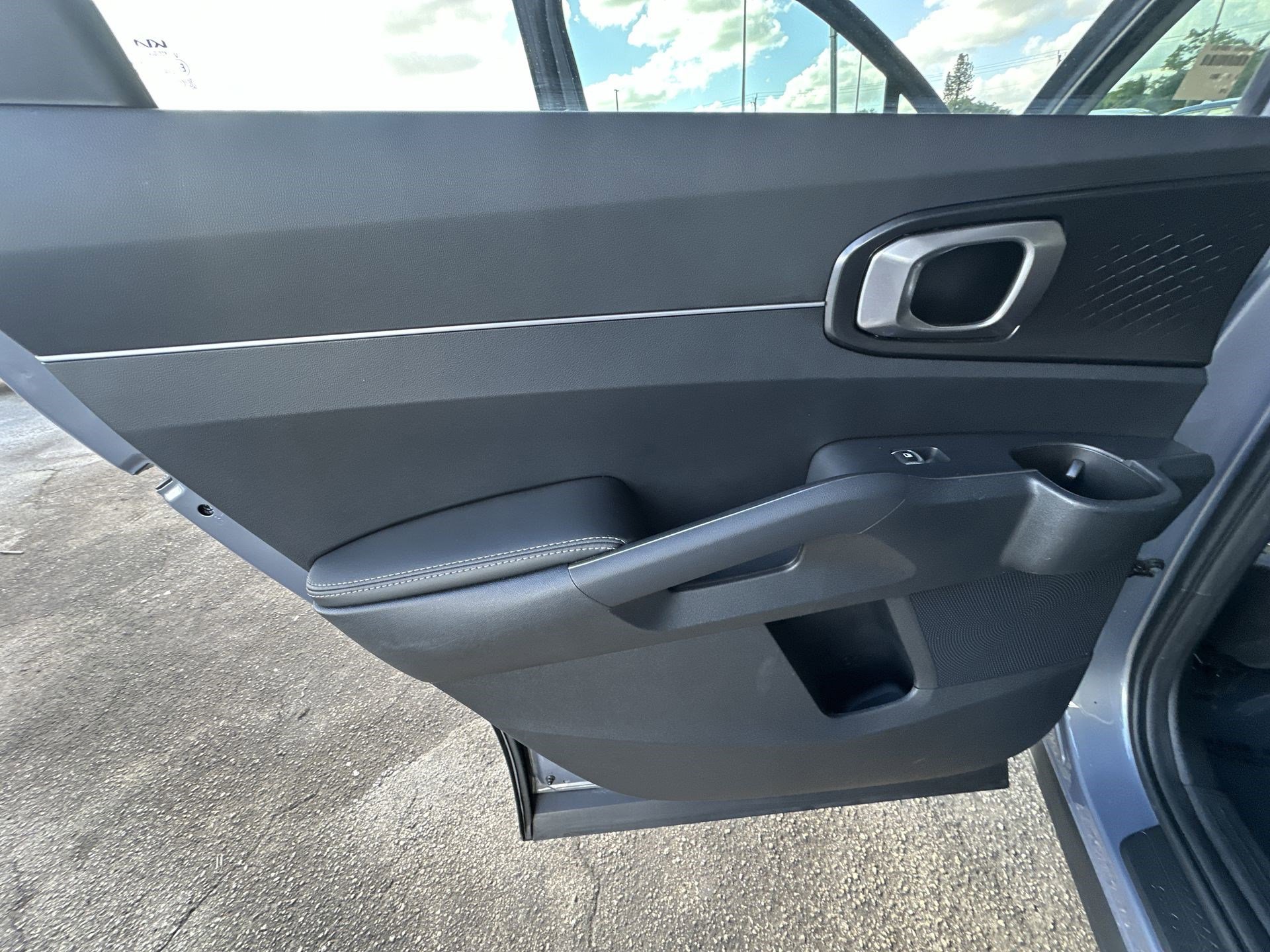 Certified 2024 Kia Sorento LX image 31