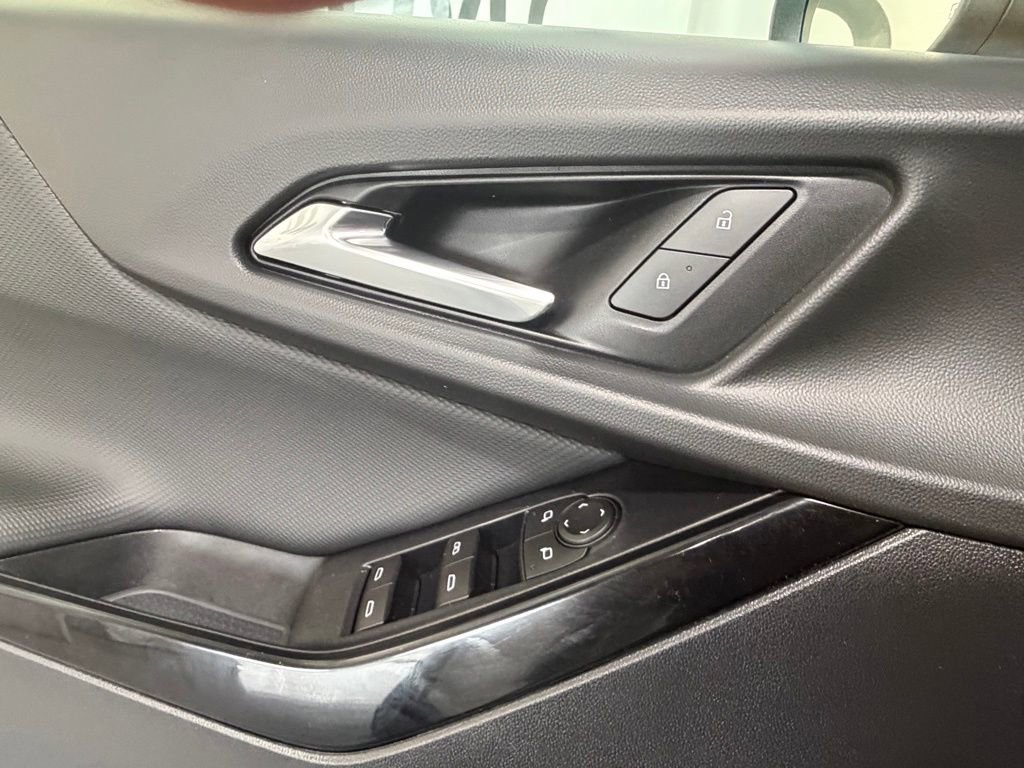Used 2026 Chevrolet Equinox LT w/ Safety and Technology Package FWD image 14