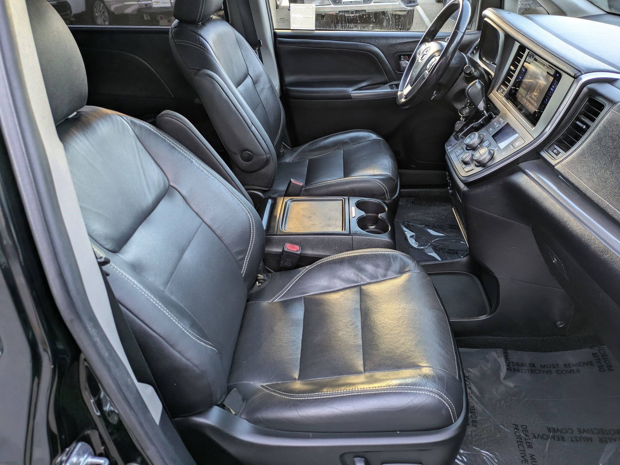 Used 2017 Toyota Sienna SE image 27