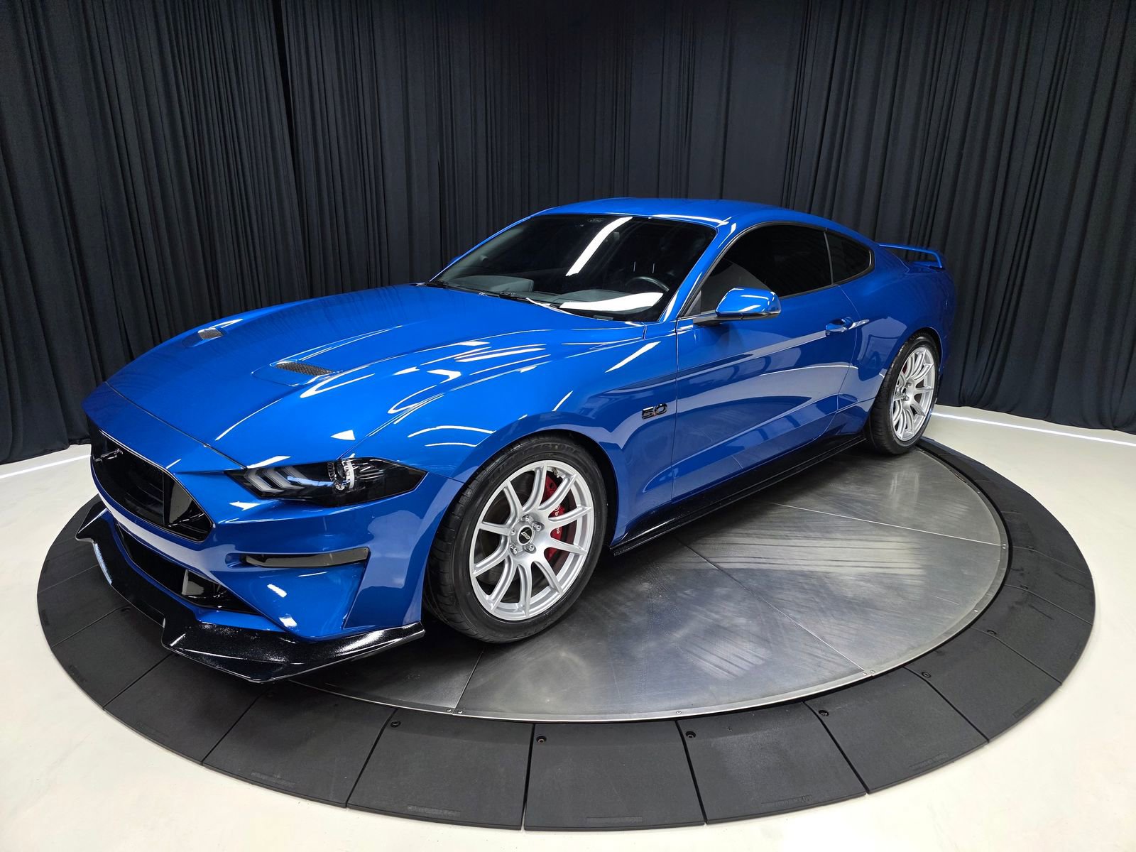 Used 2019 Ford Mustang GT Premium w/ GT Performance Package RWD image 10