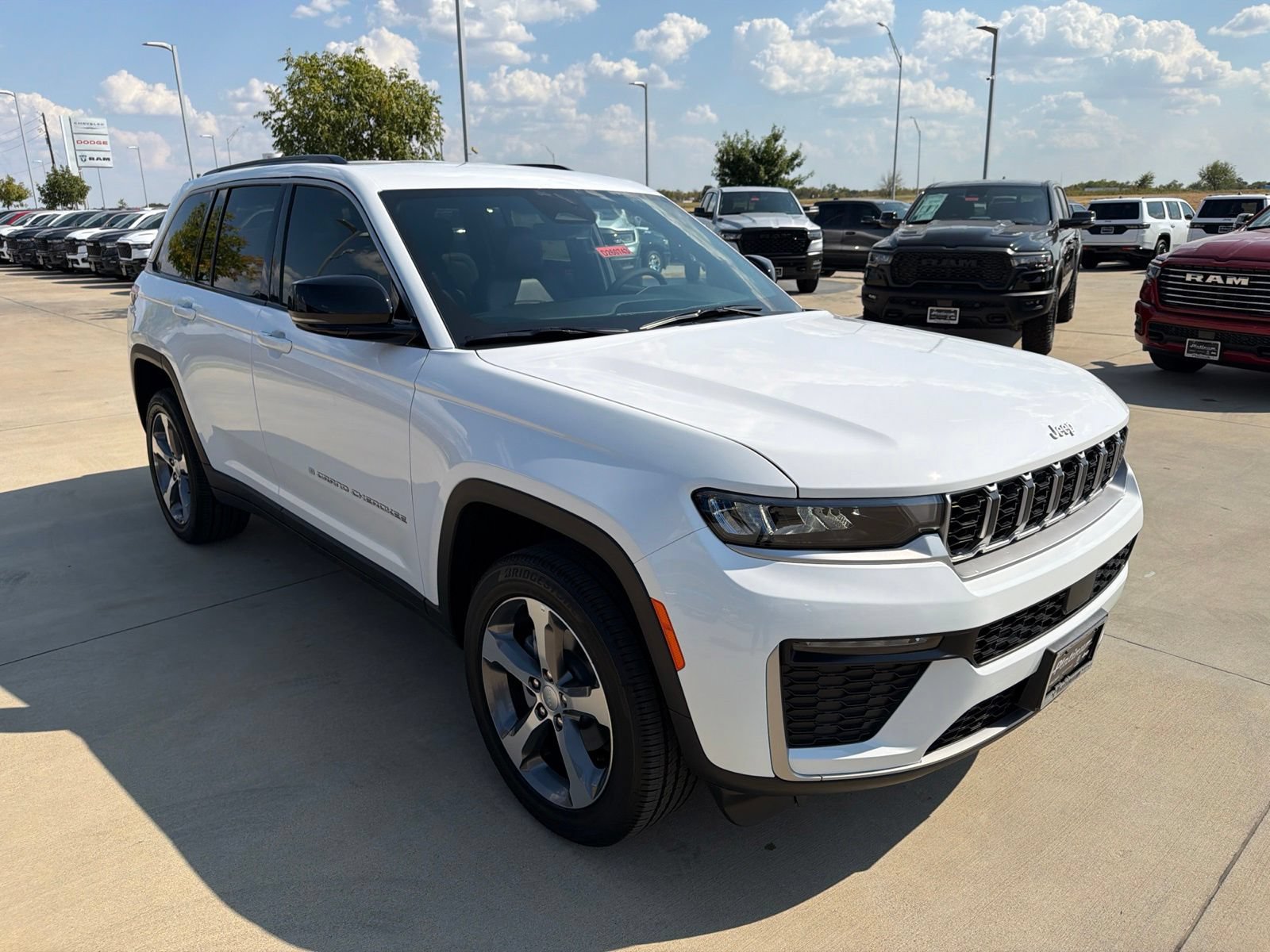 New 2026 Jeep Grand Cherokee Limited AWD/4WD image 7