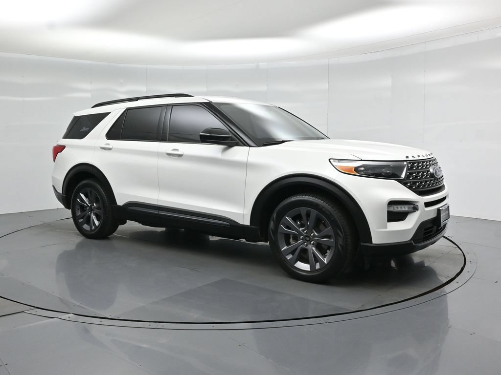Used 2023 Ford Explorer XLT w/ Equipment Group 202A RWD image 24