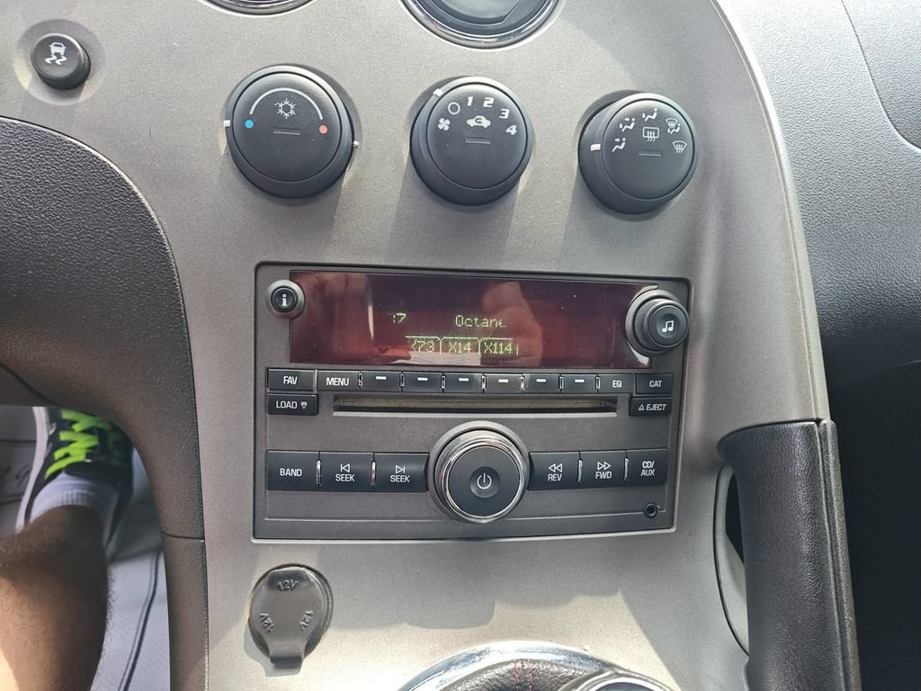 Used 2008 Pontiac Solstice GXP w/ Premium Package RWD image 19