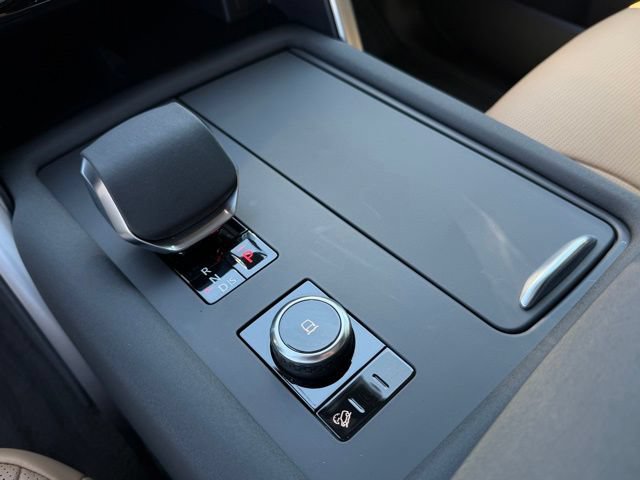 Used 2025 Land Rover Discovery Dynamic SE AWD/4WD image 22