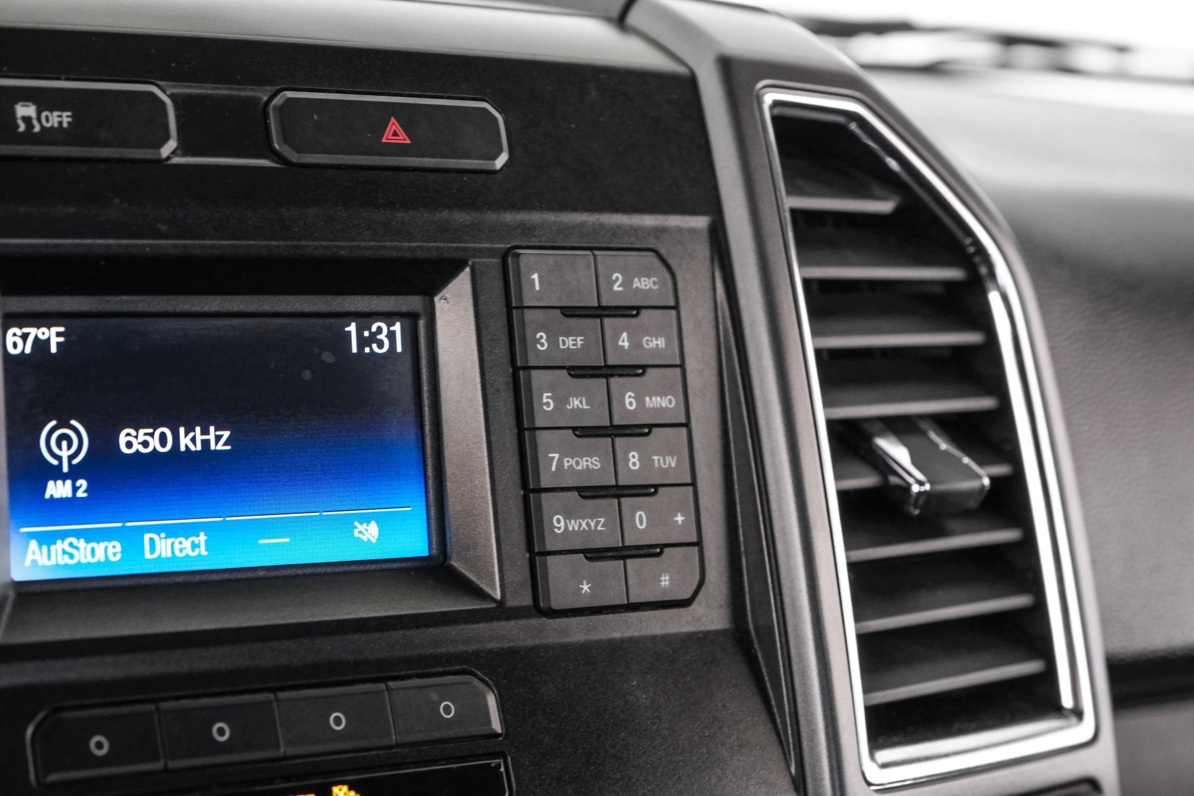 Used 2015 Ford F150 XLT AWD/4WD image 18