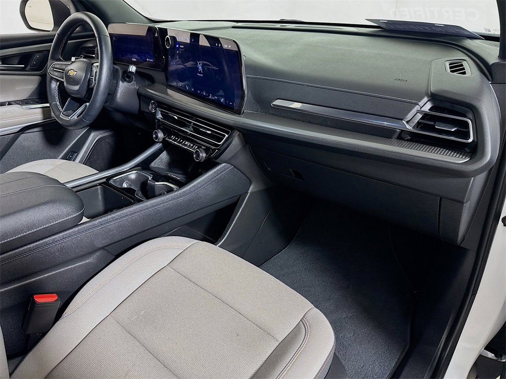 Certified 2025 Chevrolet Traverse LT image 28