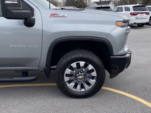 Used 2025 Chevrolet Silverado 2500 Custom w/ Custom Value Package image 10