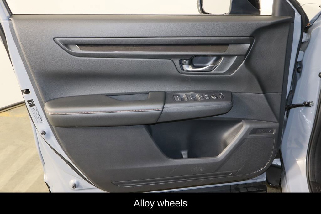 Used 2025 Honda CR-V Sport image 19