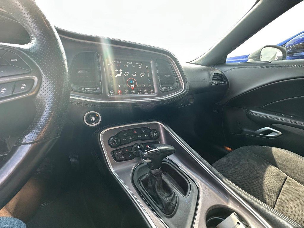 Used 2022 Dodge Challenger R/T w/ Plus Package image 25