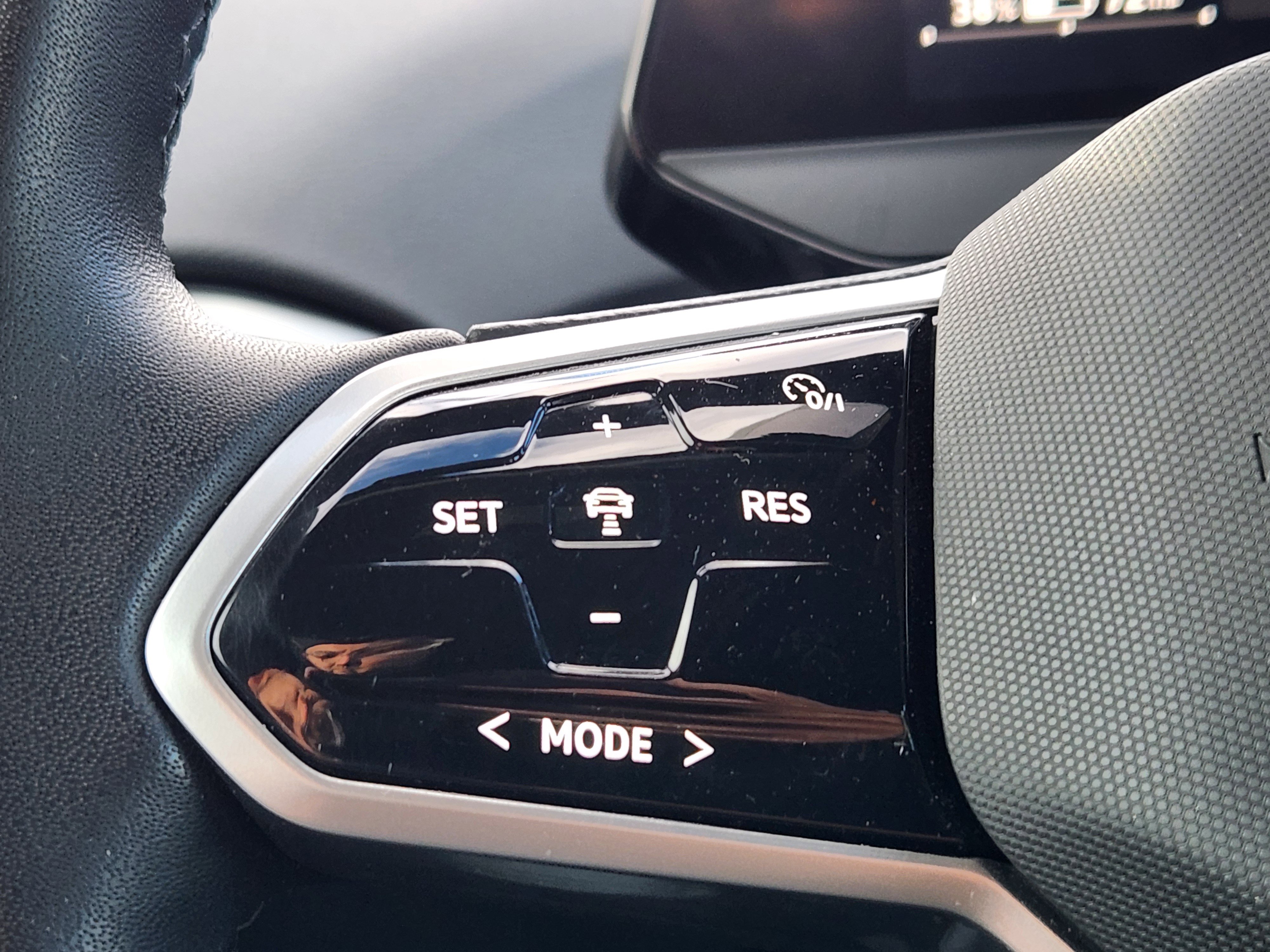 Used 2023 Volkswagen ID.4 Pro image 29