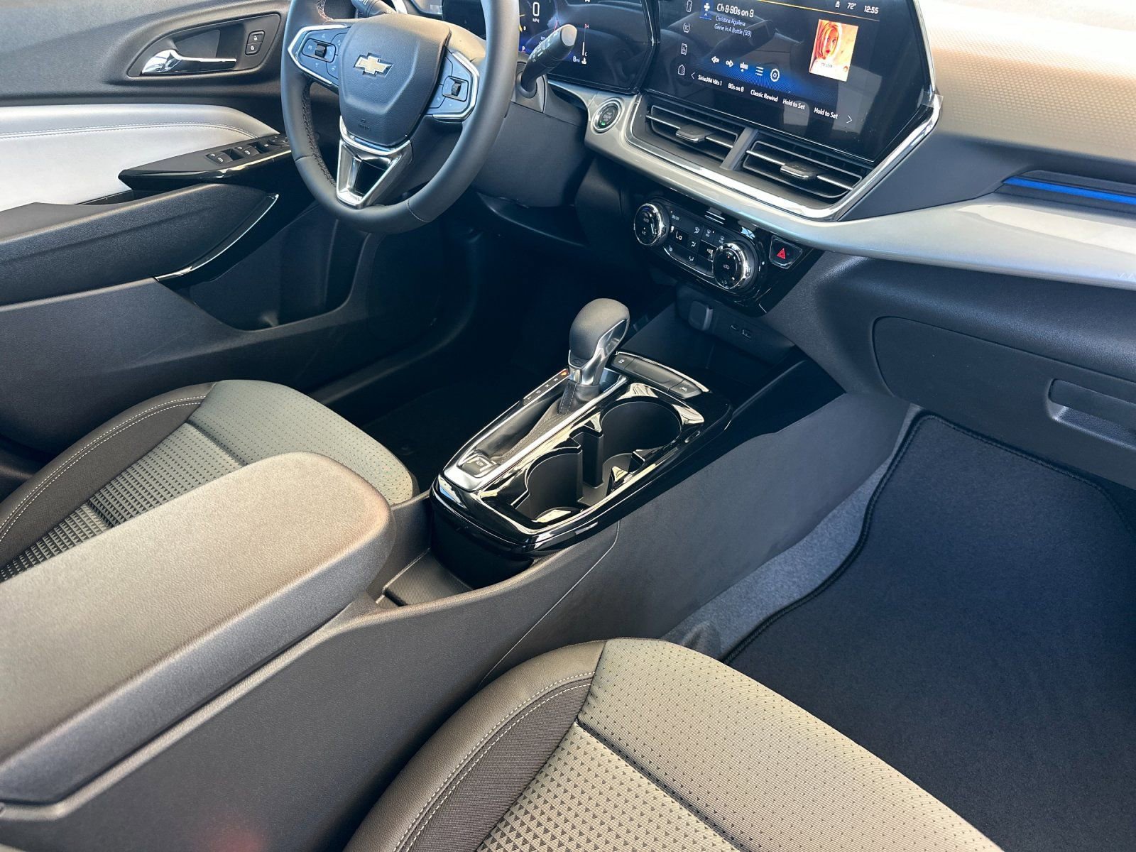 New 2026 Chevrolet Trax LT w/ Driver Confidence Package FWD image 17