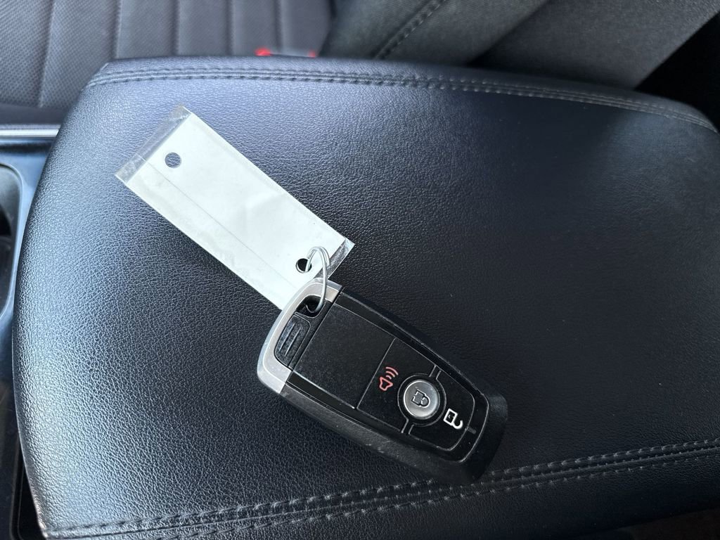 Used 2020 Ford Edge SE FWD image 24