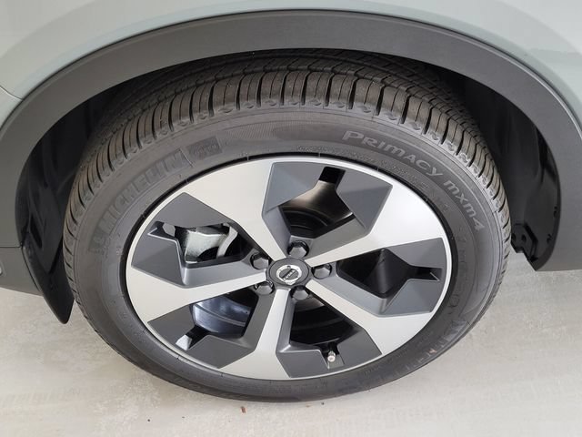 New 2026 Volvo XC40 B5 Plus w/ Protection Package Premier AWD/4WD image 10