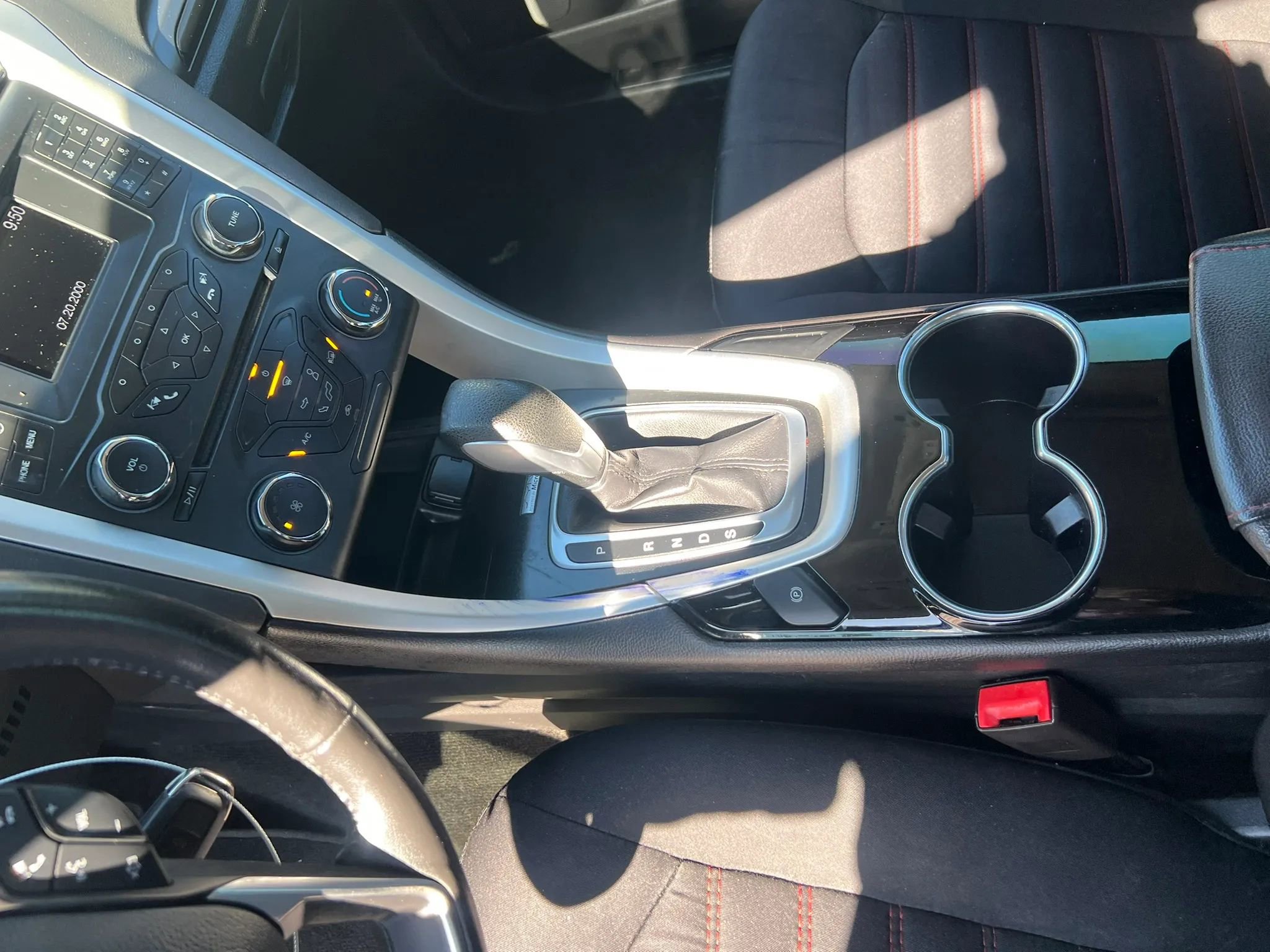 Used 2015 Ford Fusion SE w/ Equipment Group 201A image 26