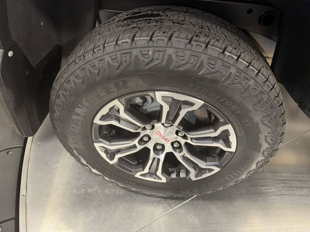 Used 2023 GMC Canyon AT4 image 13