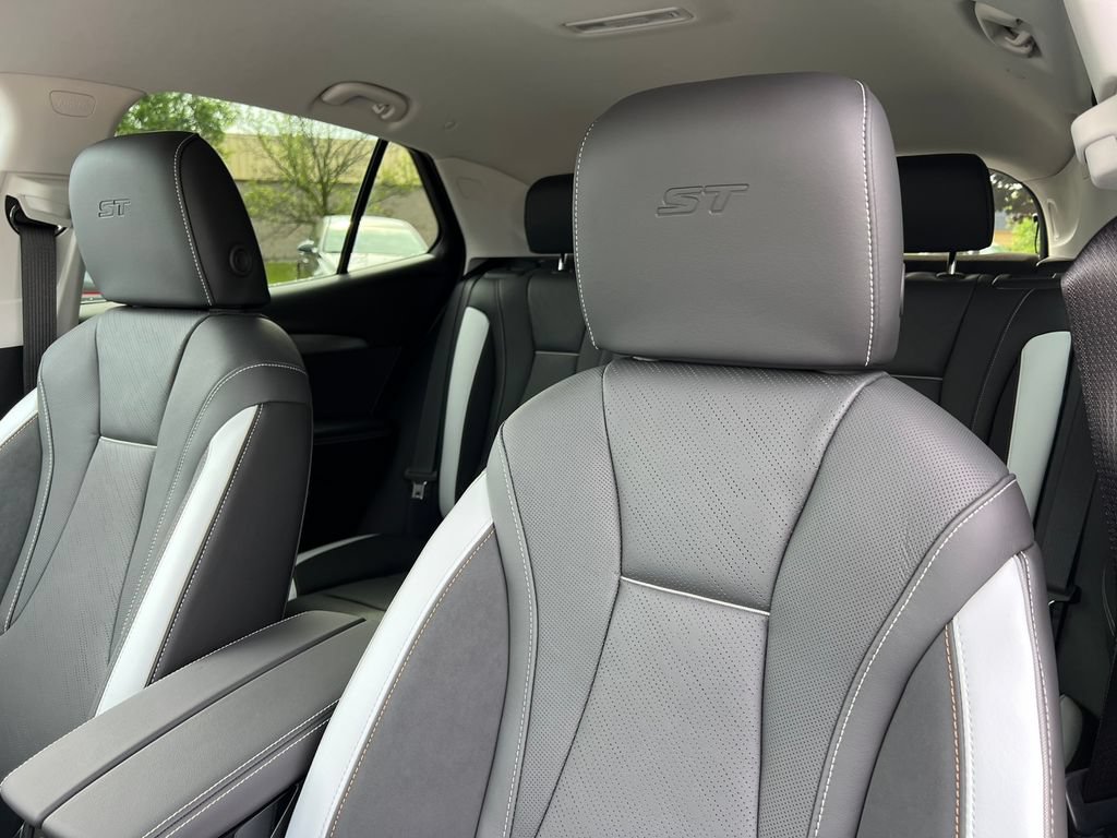 New 2026 Buick Envision Sport Touring AWD/4WD image 11