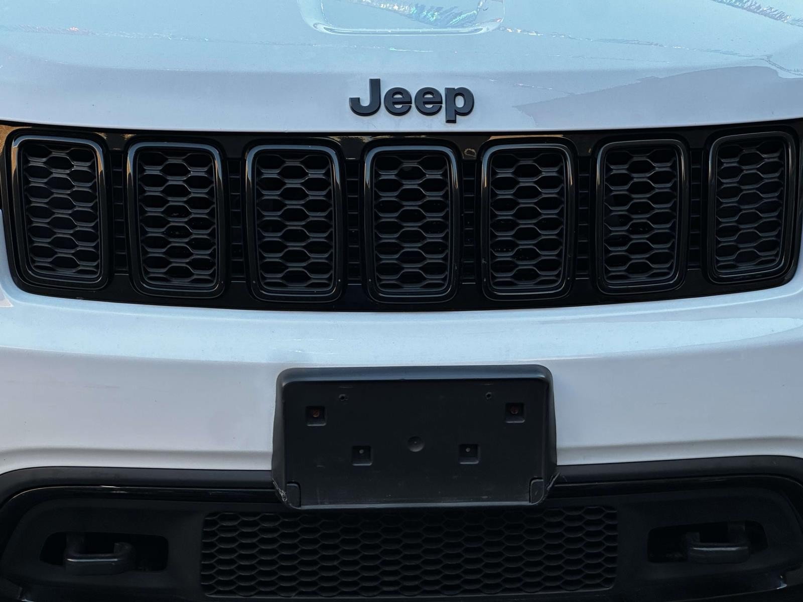 Used 2018 Jeep Grand Cherokee Laredo AWD/4WD image 10