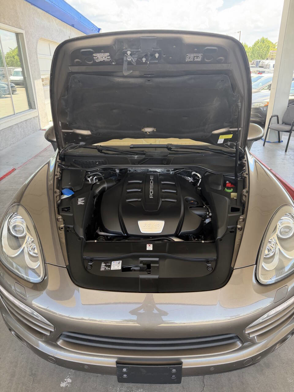 Used 2013 Porsche Cayenne Diesel AWD/4WD image 25