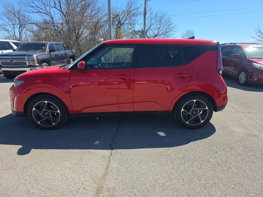Used 2023 Kia Soul EX image 8