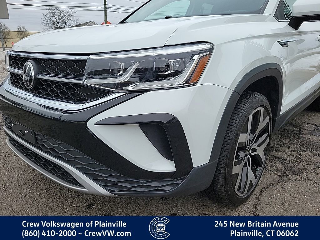 Certified 2022 Volkswagen Taos SEL image 24