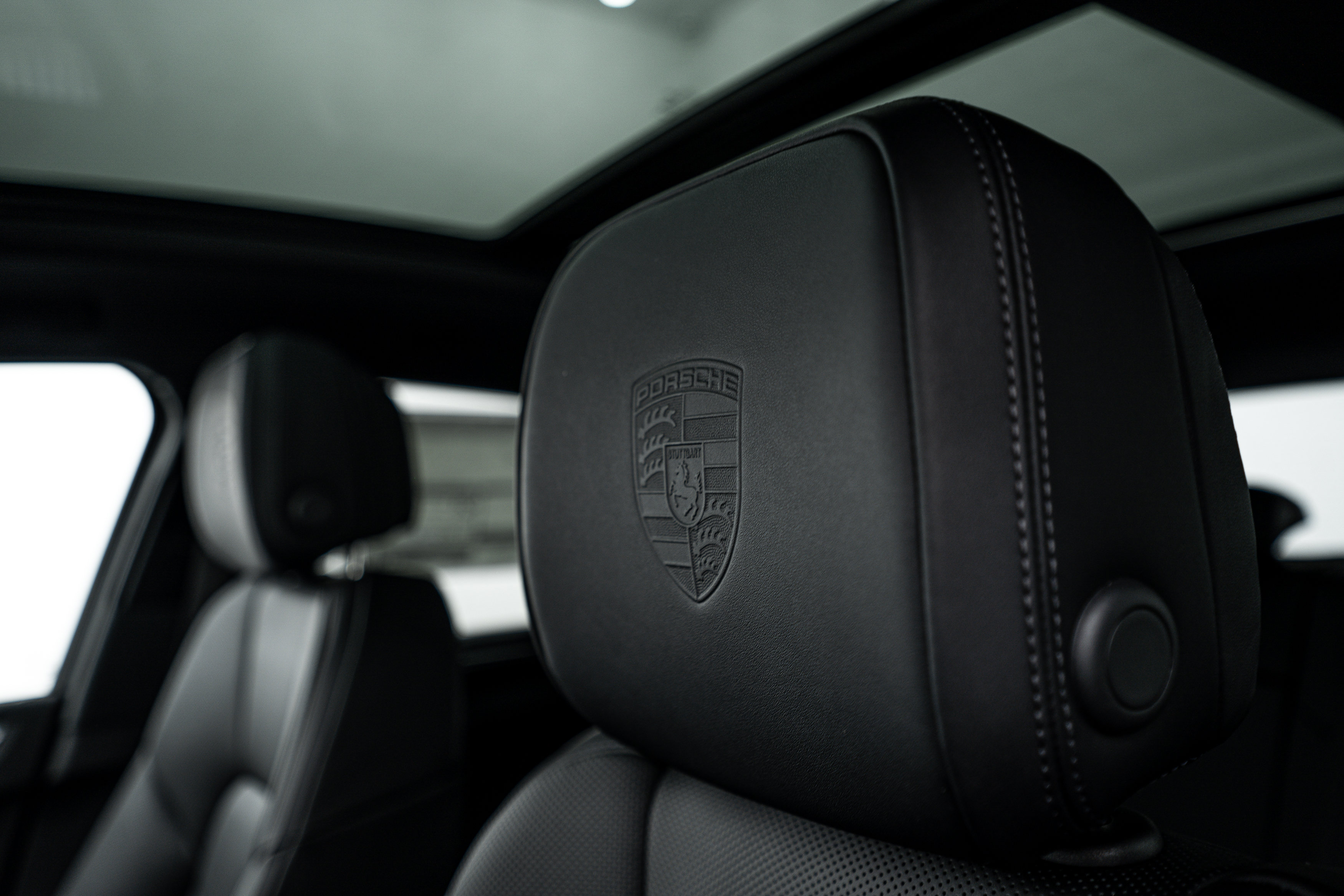 Certified 2026 Porsche Macan Turbo AWD/4WD image 20