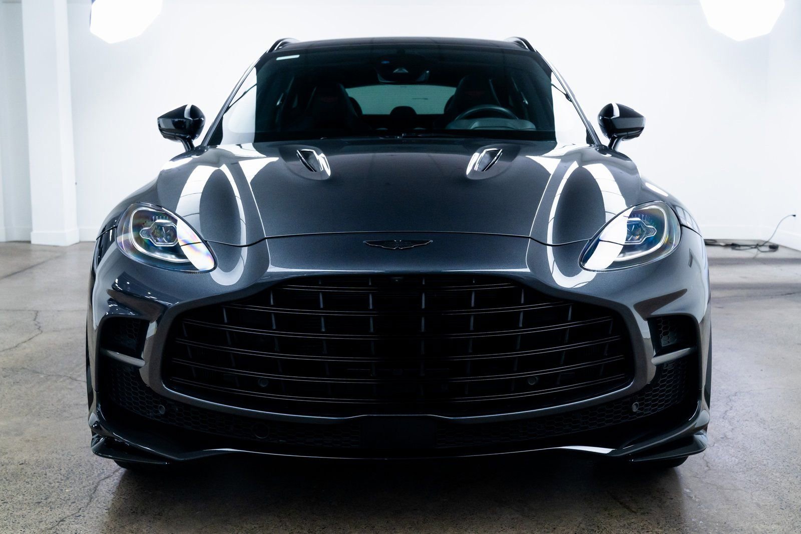 Used 2023 Aston Martin DBX 707 image 2