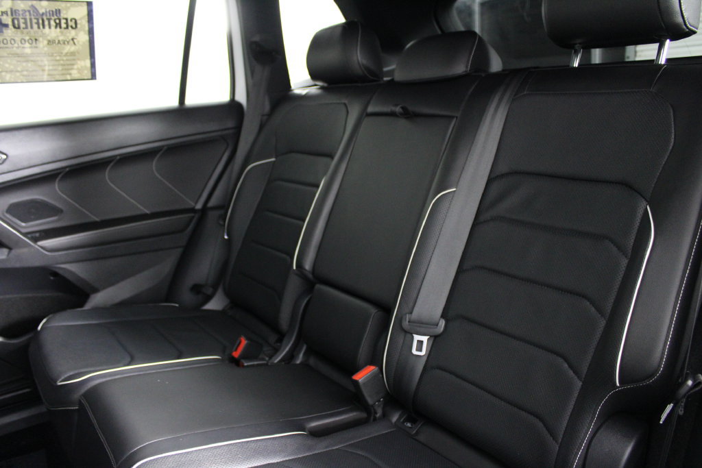 Used 2022 Volkswagen Tiguan SEL R-Line AWD/4WD image 19