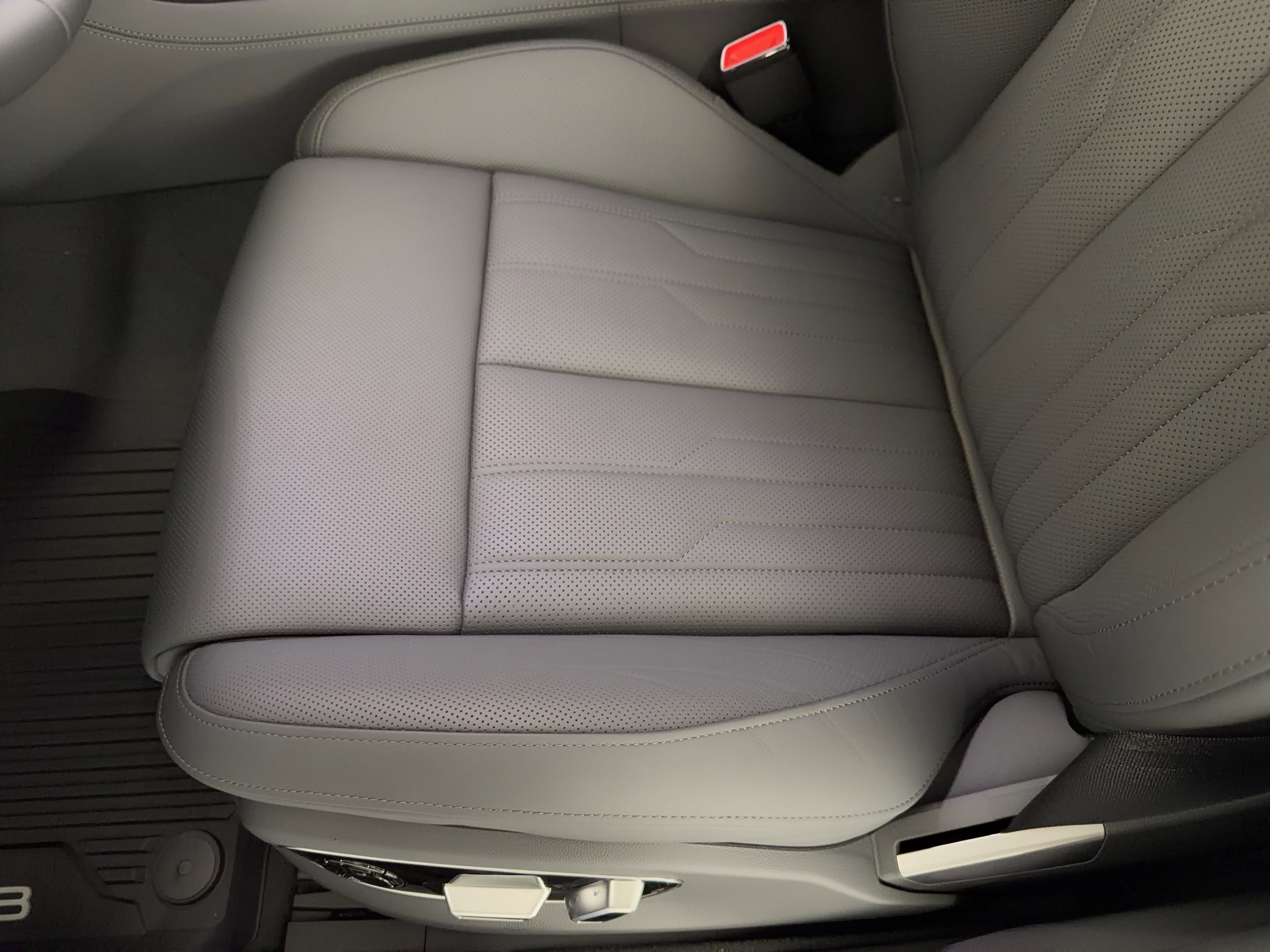 New 2026 Audi A8 L 3.0T image 16