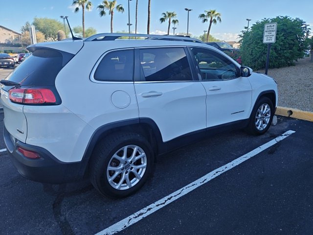 Used 2018 Jeep Cherokee Latitude FWD image 7