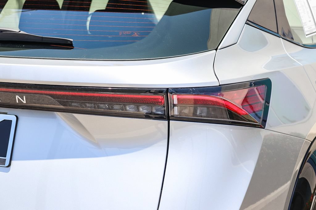Used 2023 Nissan Ariya FWD image 9