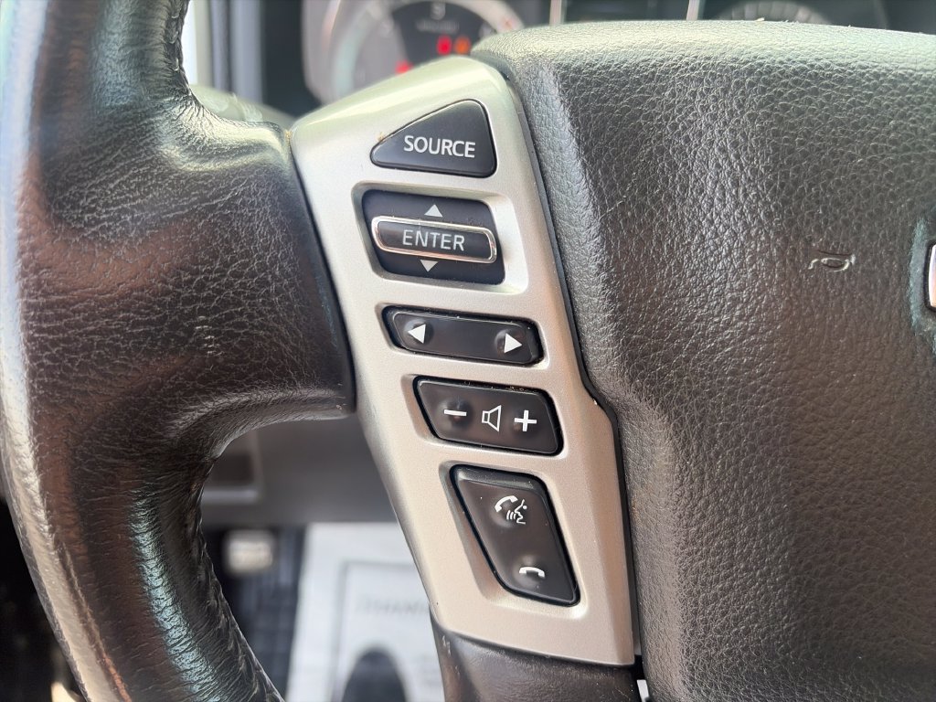 Used 2018 Nissan Titan SV w/ SV Convenience Package AWD/4WD image 34